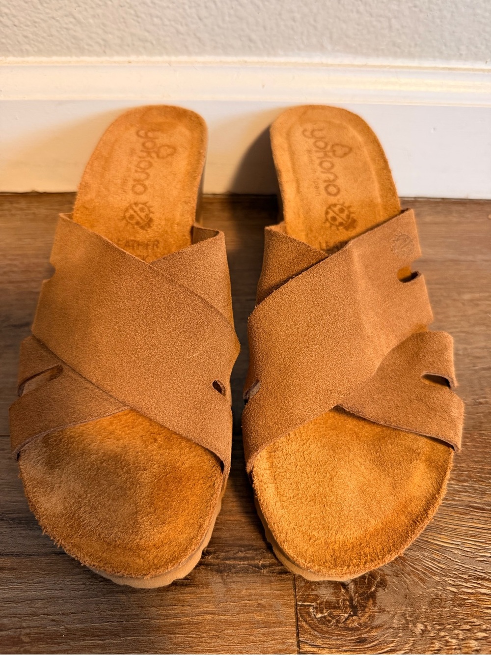 Women’s Crossband Slide Sandals in Tan Suede